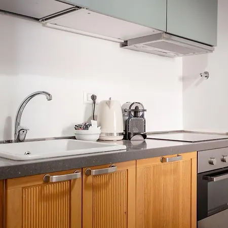 Trastevere 2 Badrooms Design דירה רומא
