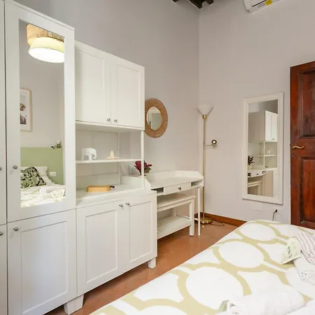 Trastevere 2 Badrooms Design דירה *